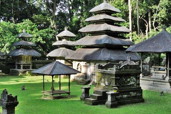 Alas Kedaton Temple, Alas Kedaton Bali Monkey Forest , Alas Kedaton Monkey Forest, Alas Kedaton Monkey Forest in Bali, Holiday In Bali from https://www.balibreezetours.com ,Half Day Tours, Amazing Adventures in Bali, Promo Packages Tours, Book Now, 100% Owned and Proudly Operated, Local Balinese People, Bali Breeze Tours