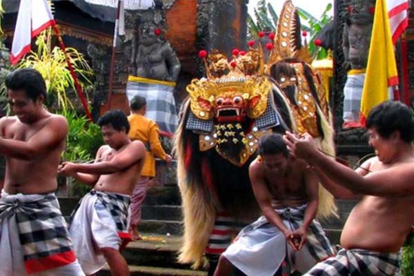 Barong And Kris Dance, Traditional Balinese Barong Dance, Barong Dance Batubulan, Bali Cycling Tours eBikes Bali, Ubud eBikes from https://www.balibreezetours.com , Bali Bike Tours, Bali Cycle Tours, Bali Bicycle Tours, Bali Mountain Biking Tours, Ubud Cycling Tours, Ubud Bike Tours, Bali Go Bike Tours, Bali on Bike Tours, Beautiful Scenery, Bali Attraction, Bali Breeze Tours