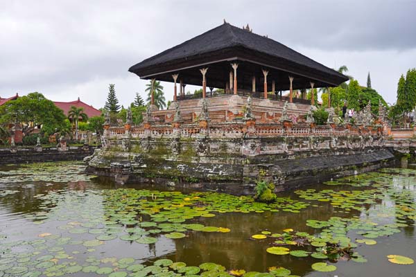 Kerta Gosa Bali, Bale Kambang Ancient Justices Court, Kerta Gosa Hall of Justice in Bali, Kerta Gosa Klungkung, Kerta Gosa, Discover Bali Royal Court of Justice and History, Bali Cycling Tours from https://www.balibreezetours.com , Bali Bike Tours, Ubud Cycling Tours, Bali Bike Tours, Kintamani Downhill Mountain Biking Tours, Ubud eBikes Tours, eBike Bali Tours, Bali Go Bike Tours, Bali Bicycle Tours, Beautiful Scenery, Bali Attraction, Bali Breeze Tours