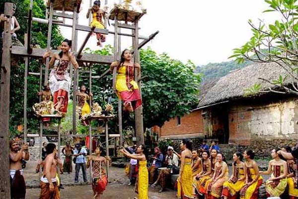 Tenganan Village, Tenganan Bali Aga Village, Tenganan Pegringsingan Village, Tenganan Pegringsingan Ancient Village, Bali Cycling Tours from https://www.balibreezetours.com , Bali Bike Tours, Ubud Cycling Tours, Bali Bike Tours, Kintamani Downhill Mountain Biking Tours, Ubud eBikes Tours, eBike Bali Tours, Bali Go Bike Tours, Bali Bicycle Tours, Beautiful Scenery, Bali Attraction, Bali Breeze Tours