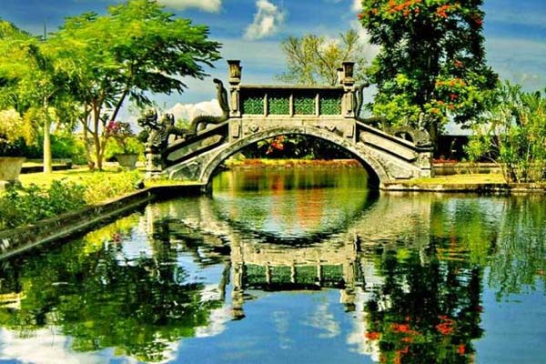 Tirta Gangga Bali, Tirta Gangga Water Palace, Tirta Gangga, A Royal Heritage Of Karangasem, Bali Cycling Tours from https://www.balibreezetours.com , Bali Bike Tours, Ubud Cycling Tours, Bali Bike Tours, Kintamani Downhill Mountain Biking Tours, Ubud eBikes Tours, eBike Bali Tours, Bali Go Bike Tours, Bali Bicycle Tours, Beautiful Scenery, Bali Attraction, Bali Breeze Tours