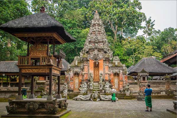 Monkey Forest, Monkey Forest Ubud, Sacred Monkey Forest Sanctuary, The Center of Traditional Painting Art, Ubud Painting Village from https://www.balibreezetours.com , Bali Shopping Tours, Activity, More Fun, Amazing Adventures in Bali, Promo Packages Tours, Book Now, 100% Owned and Proudly Operated, Local Balinese People, Bali Breeze Tours